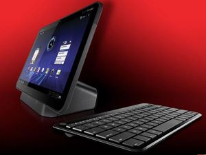 Motorola Xoom Tablets Xoom to Verizon on February 24 for $599 with Contract